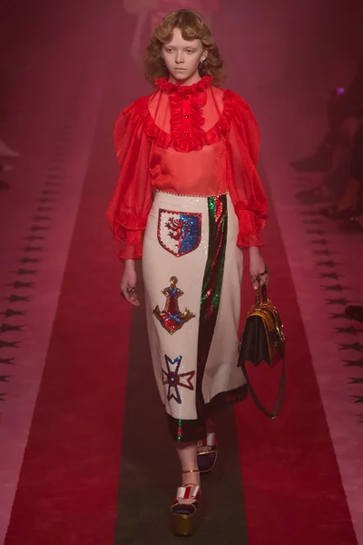 Look 69